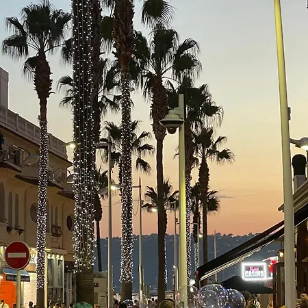 Face A La Et A 2 Pas Des Plages Juan Les Pins 'tout A Pied' *