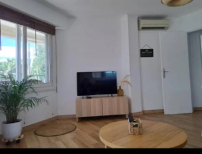 公寓 Face A La Et A 2 Pas Des Plages Juan Les Pins 'tout A Pied' 昂蒂布