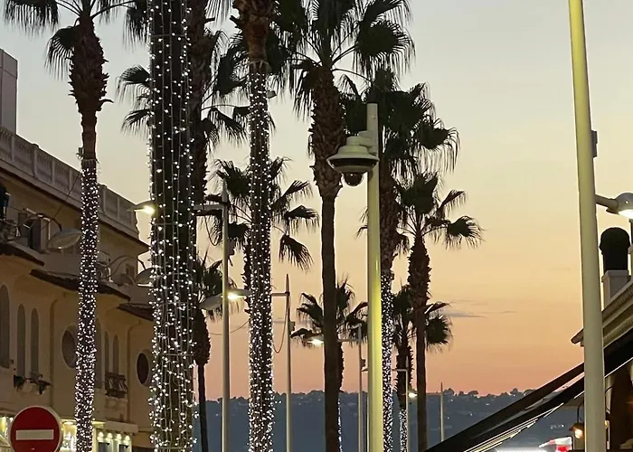 Face A La Et A 2 Pas Des Plages Juan Les Pins 'tout A Pied' *