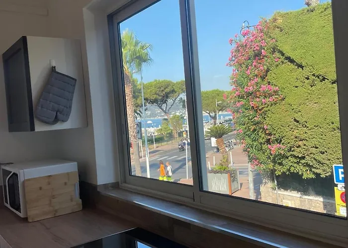 Face A La Et A 2 Pas Des Plages Juan Les Pins 'tout A Pied'