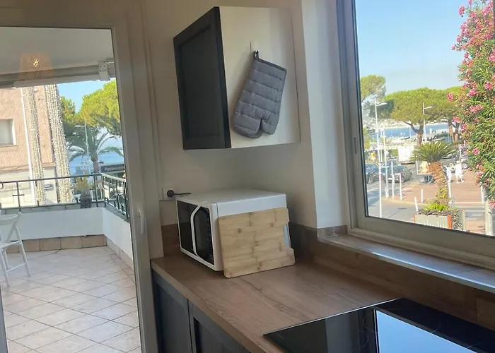 Face A La Et A 2 Pas Des Plages Juan Les Pins 'tout A Pied' 公寓